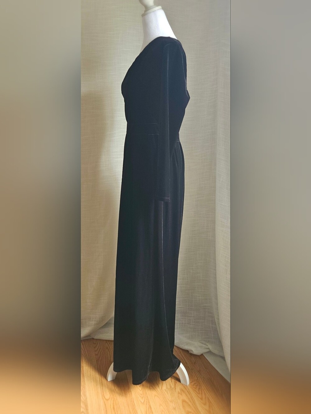 Désir Couture Black Velvet One-Shoulder Maxi Dress with Slit - Picture 6 of 16